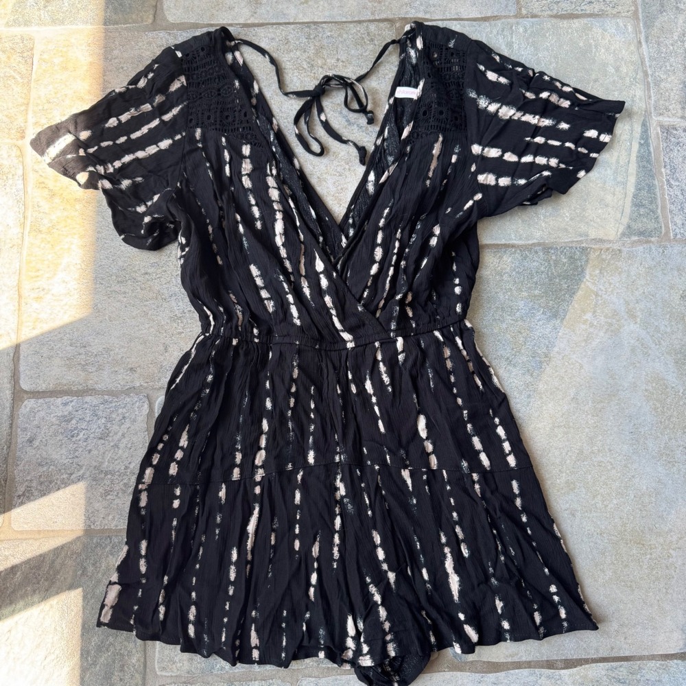 Xhilaration‎ Black Bleach Splatter Romper Crochet Trim Boho Festival Medium